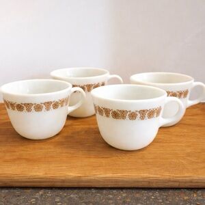 Vintage Pyrex Coffee Mugs – Set of 4 – Brown Floral Band – 1970s